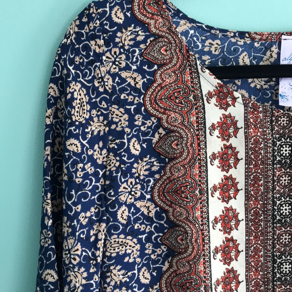 Alya Flowy Shirt